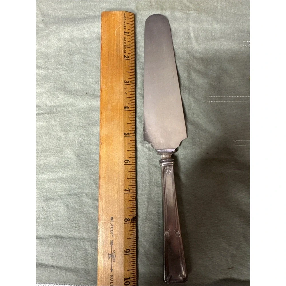 Associated Silver Co Lady Francis Cake Pie Server 10
